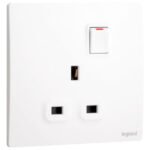SWITCHES AND SOCKETS- LEGRAND 13A 1G SP SWITCHED SOCKET