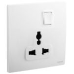 SWITCHES AND SOCKETS- LEGRAND 1G MULTISTANDARD SWITCHED SOCKET