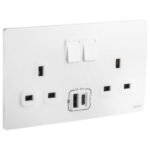 SWITCHES AND SOCKETS- LEGRAND 2G 13A SP SWITCHED SOCKET+USB A & C